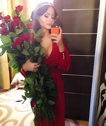 😘 У меня есть все возможности, чтобы сделать твои фантазии реальностью. 💋 Мои услуги предлагают максимальное удовольствие и релаксацию. 💦 С самого первого мгновения я обещаю увлекательное и страстное приключение. 💥 Все мои фото настоящие, каждая кривая воплощение собственной страсти. 🔥 Живу в самом сердце Москвы, готова встретиться в любое время и место. 🌃 У меня есть множество положительных отзывов от довольных клиентов. 🌟 Позволь мне стать твоим секретным удовольствием в Москве. 💫 Рада