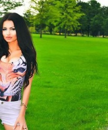 😘 У меня есть все возможности, чтобы сделать твои фантазии реальностью. 💋 Мои услуги предлагают максимальное удовольствие и релаксацию. 💦 С самого первого мгновения я обещаю увлекательное и страстное приключение. 💥 Все мои фото настоящие, каждая кривая воплощение собственной страсти. 🔥 Живу в самом сердце Москвы, готова встретиться в любое время и место. 🌃 У меня есть множество положительных отзывов от довольных клиентов. 🌟 Позволь мне стать твоим секретным удовольствием в Москве. 💫 Рада